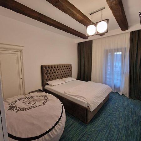 Vila Carolyne Predeal Bagian luar foto